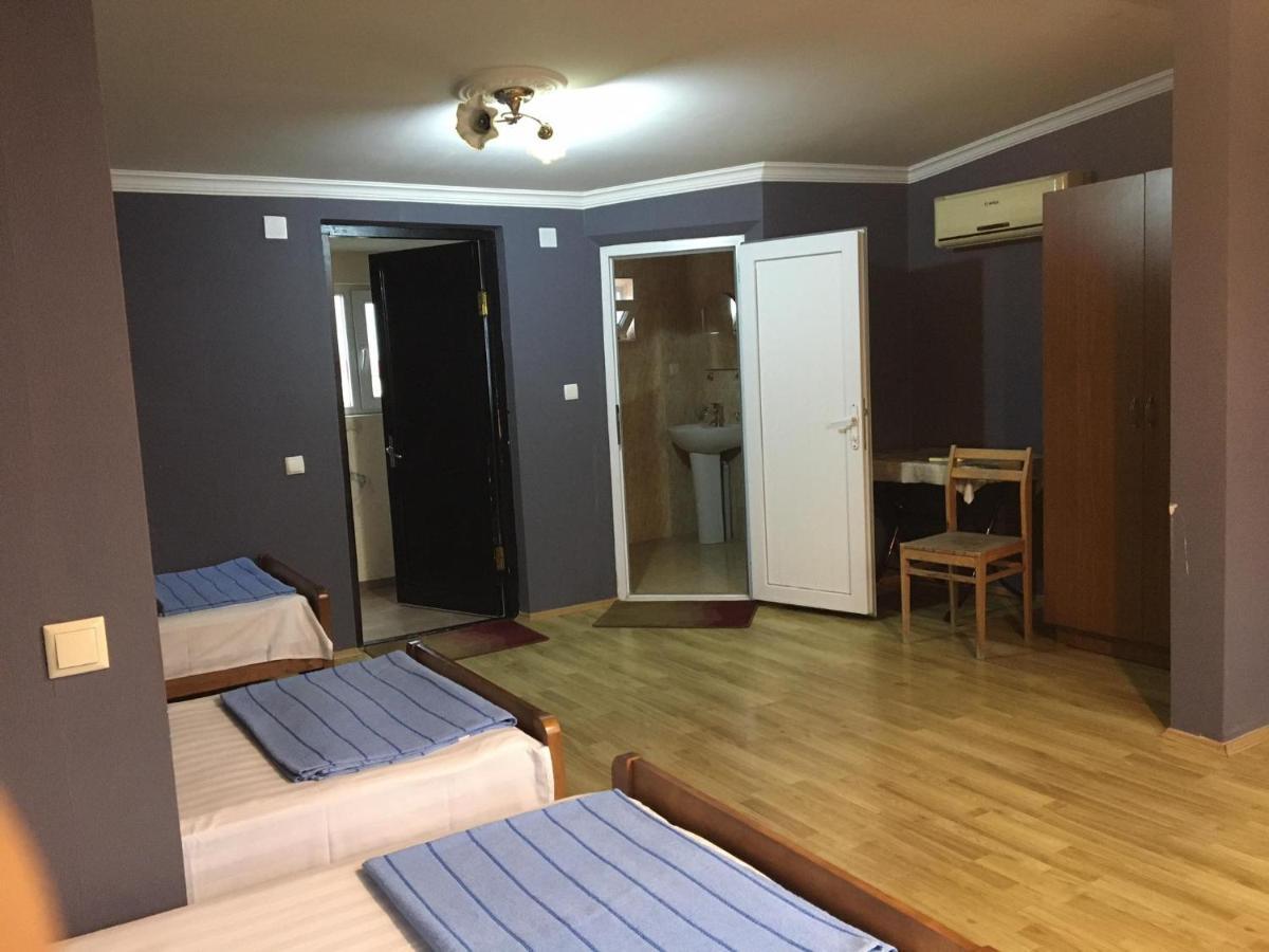 Guest House Roman/Гоніо Екстер'єр фото