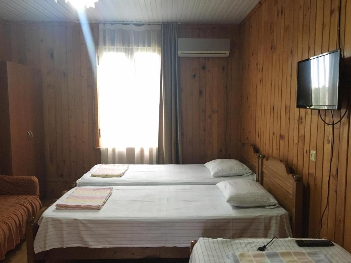 Guest House Roman/Гоніо Екстер'єр фото